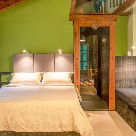 Pet Friendly In With Private Swimming Pool, Be Inside Or Outside Holiday home *