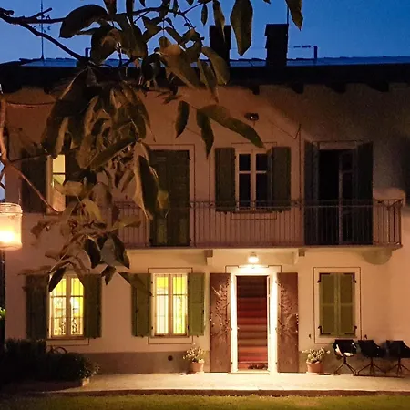 Pet Friendly In With Private Swimming Pool, Be Inside Or Outside Holiday home *