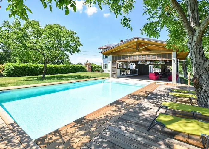 Feriehus Pet Friendly In With Private Swimming Pool, Be Inside Or Outside